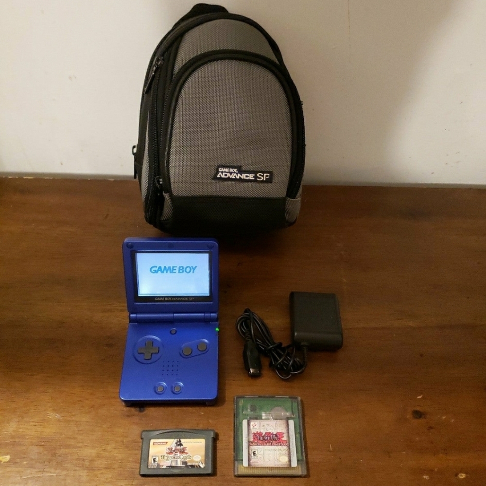 Nintendo Game Boy Advance SP in Cobalt Blue (YU-GI-OH) Bundle